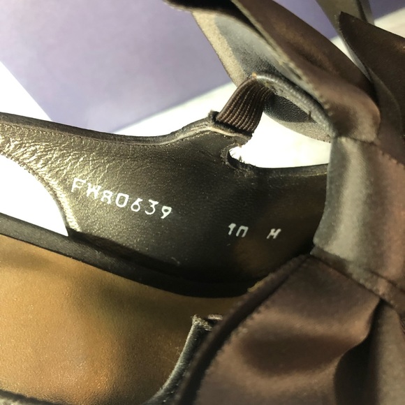 Stuart Weitzman Dorothy Brown Pump Bow Heels 10M - Picture 9 of 17